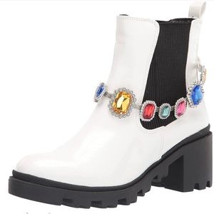 Jenesis White Betsey Johnson Boots size 10